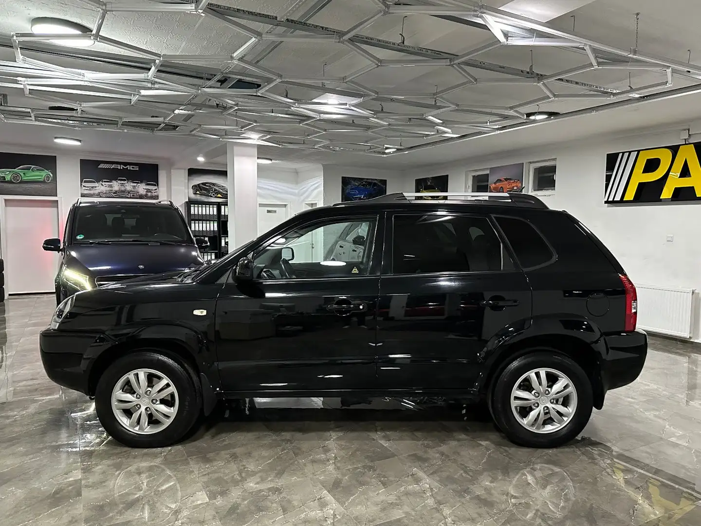 Hyundai TUCSON 2.0 CRDi VGT GLS / Automatik Schiebedach Černá - 2