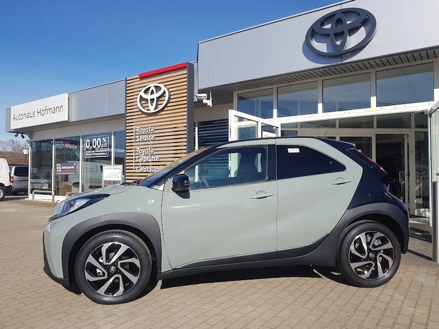 Toyota Aygo X 1,0   Schaltgetriebe - Teamplayer - Groen - 2