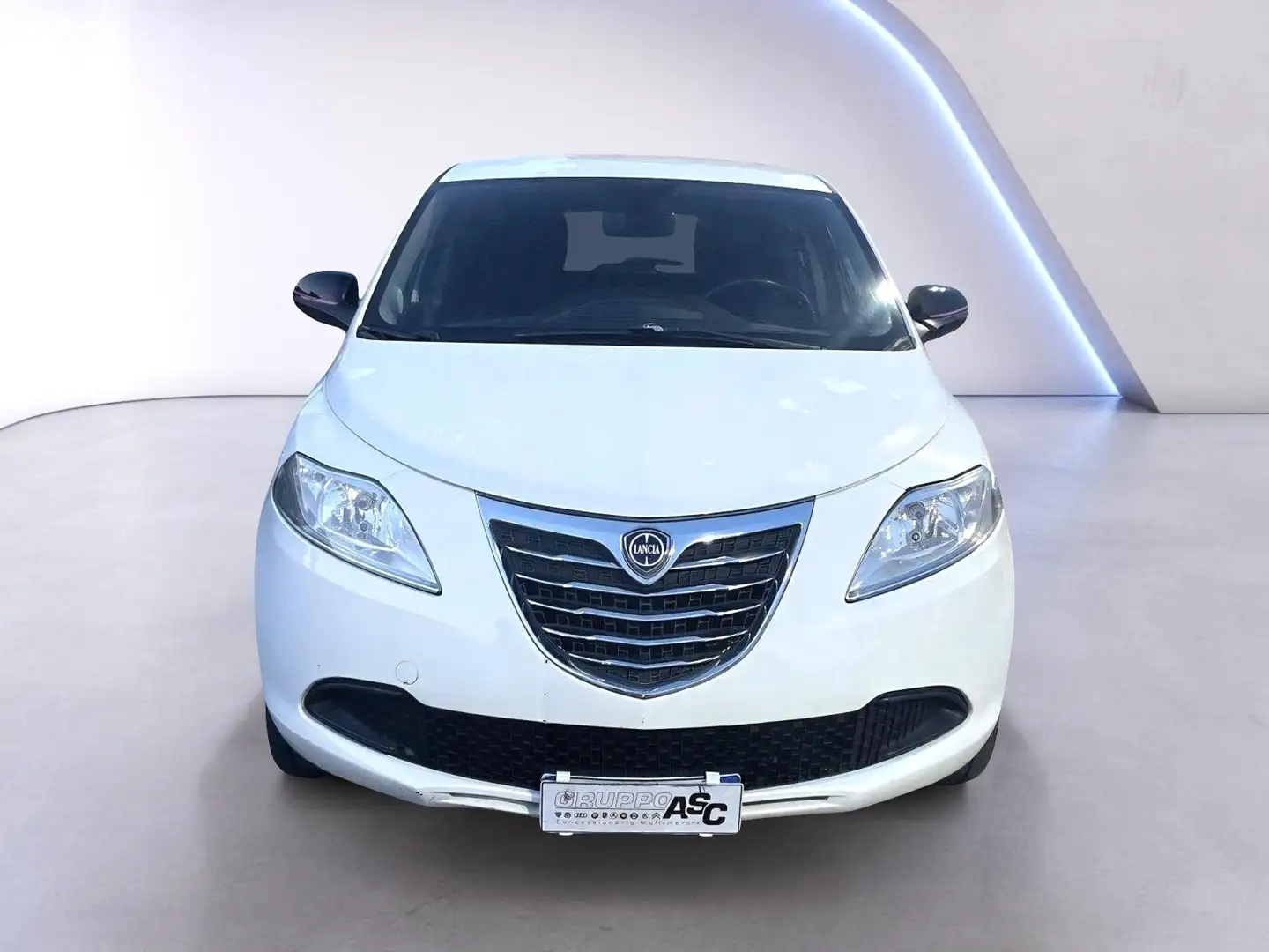 Lancia Ypsilon 1.2 BENZ 8v Gold 69cv ADATTA NEOPATENTATI Blanc - 2