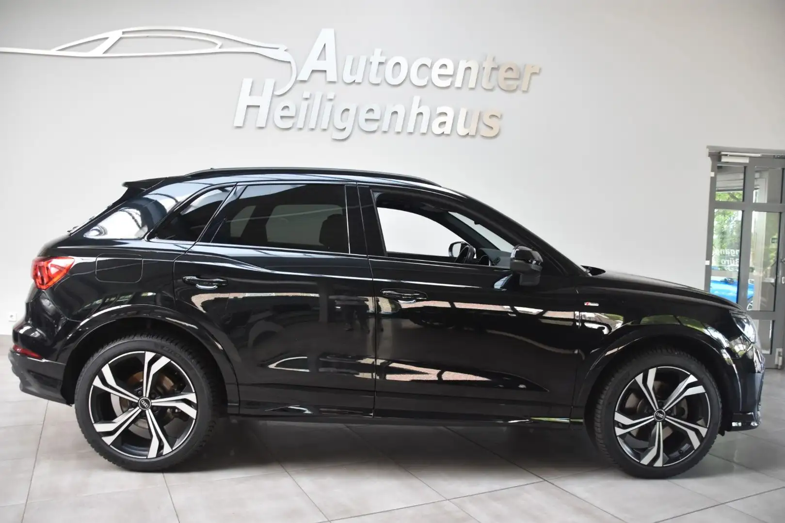Audi Q3 40 TDI Quattro S-Line LED Navi Pano 360° B&O Schwarz - 2
