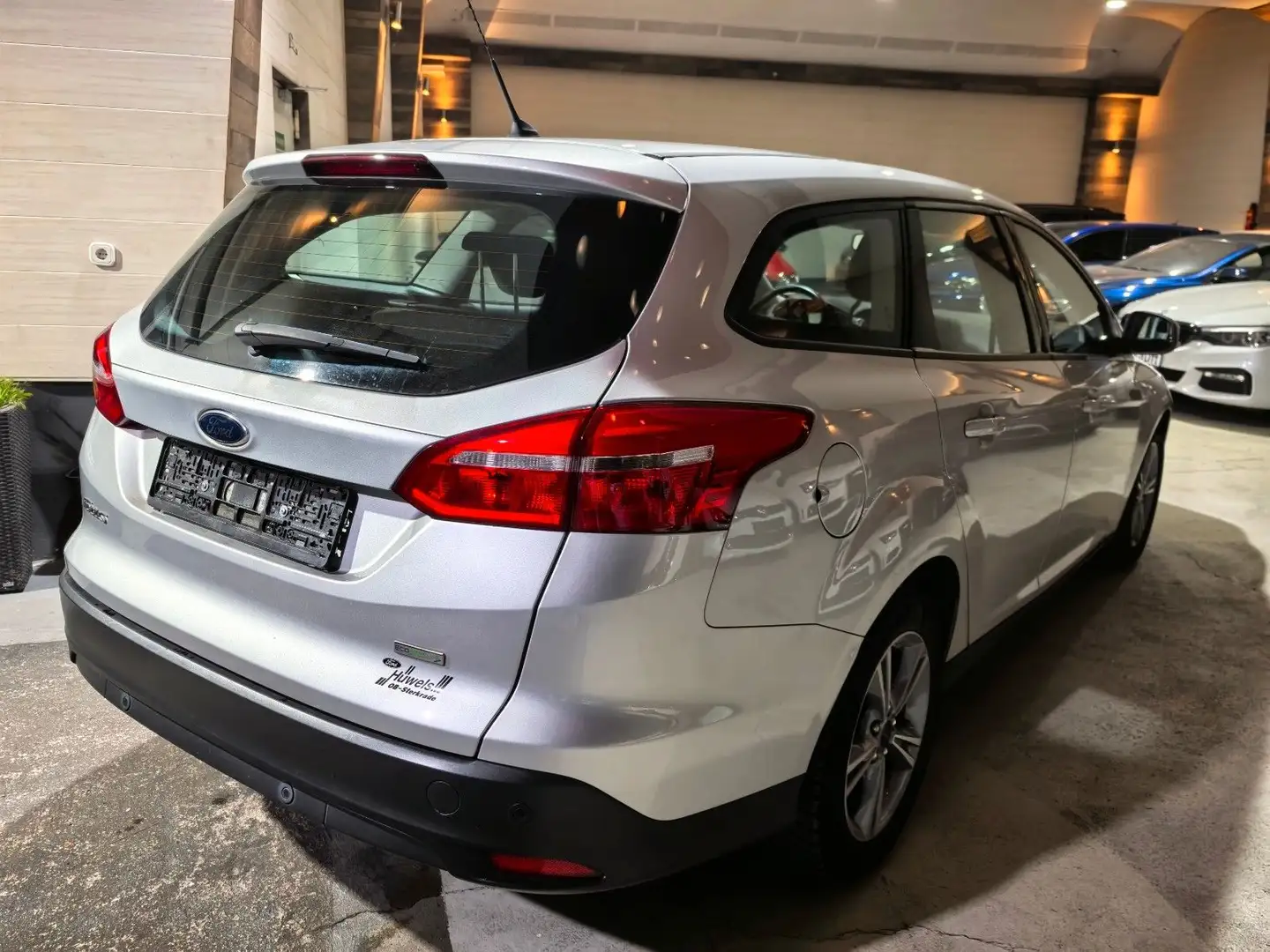 Ford Focus Turnier Trend /Lückenlos gewartet bei Ford Silber - 1