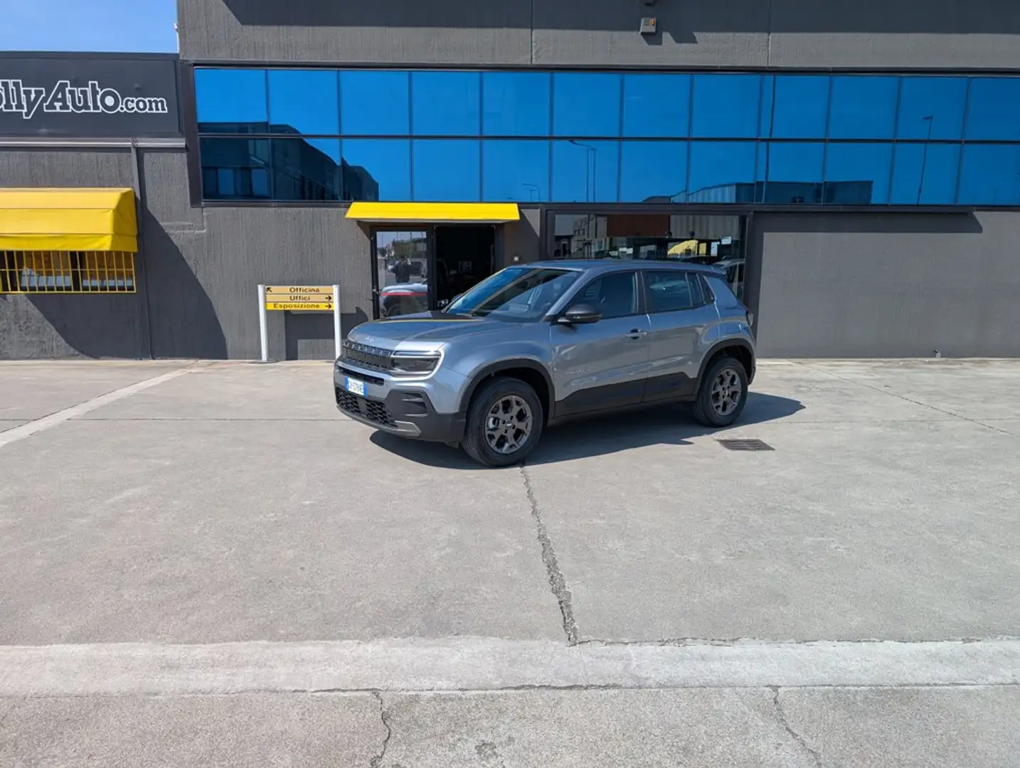 Jeep Avenger 1.2 Turbo Longitude100cv **KM0** OK NEOPATENTATI Gris - 1