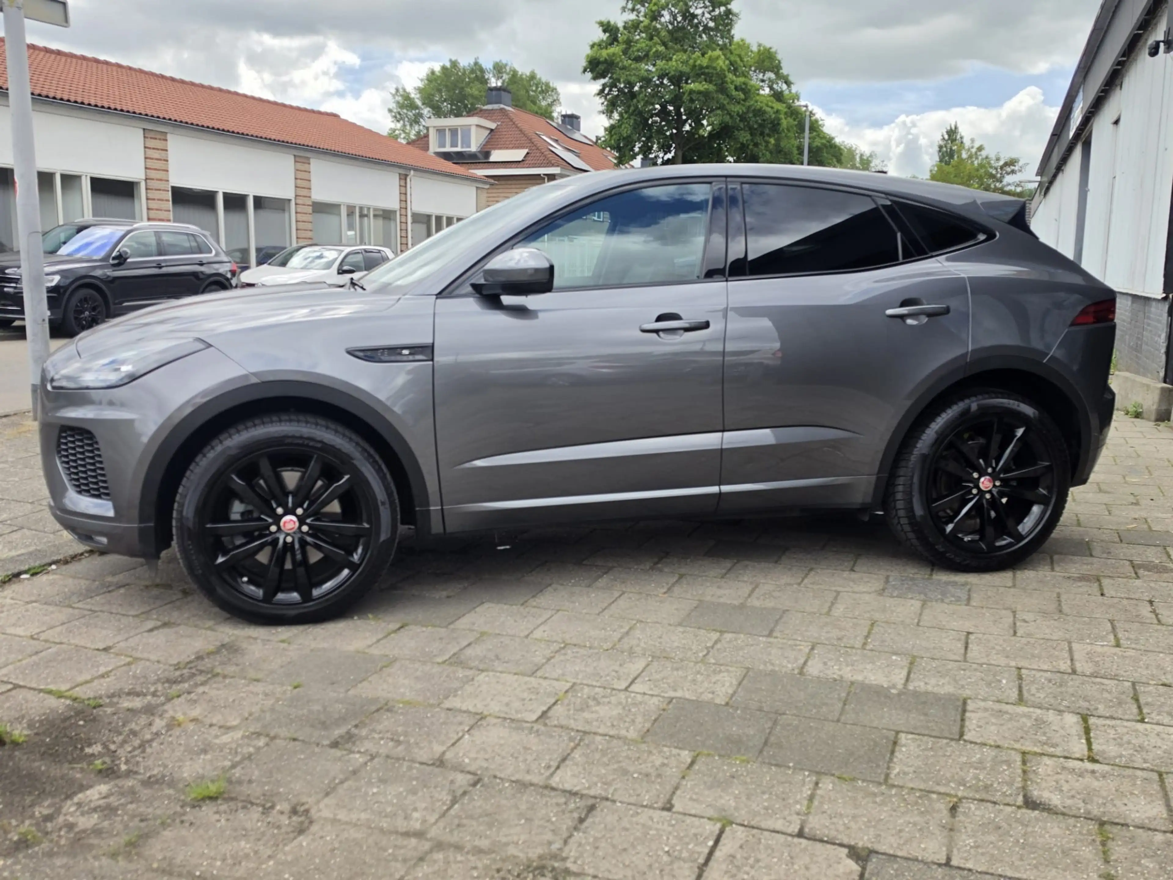 Jaguar E-Pace 2.0 P200 AWD R-Dynamic S — photo 6