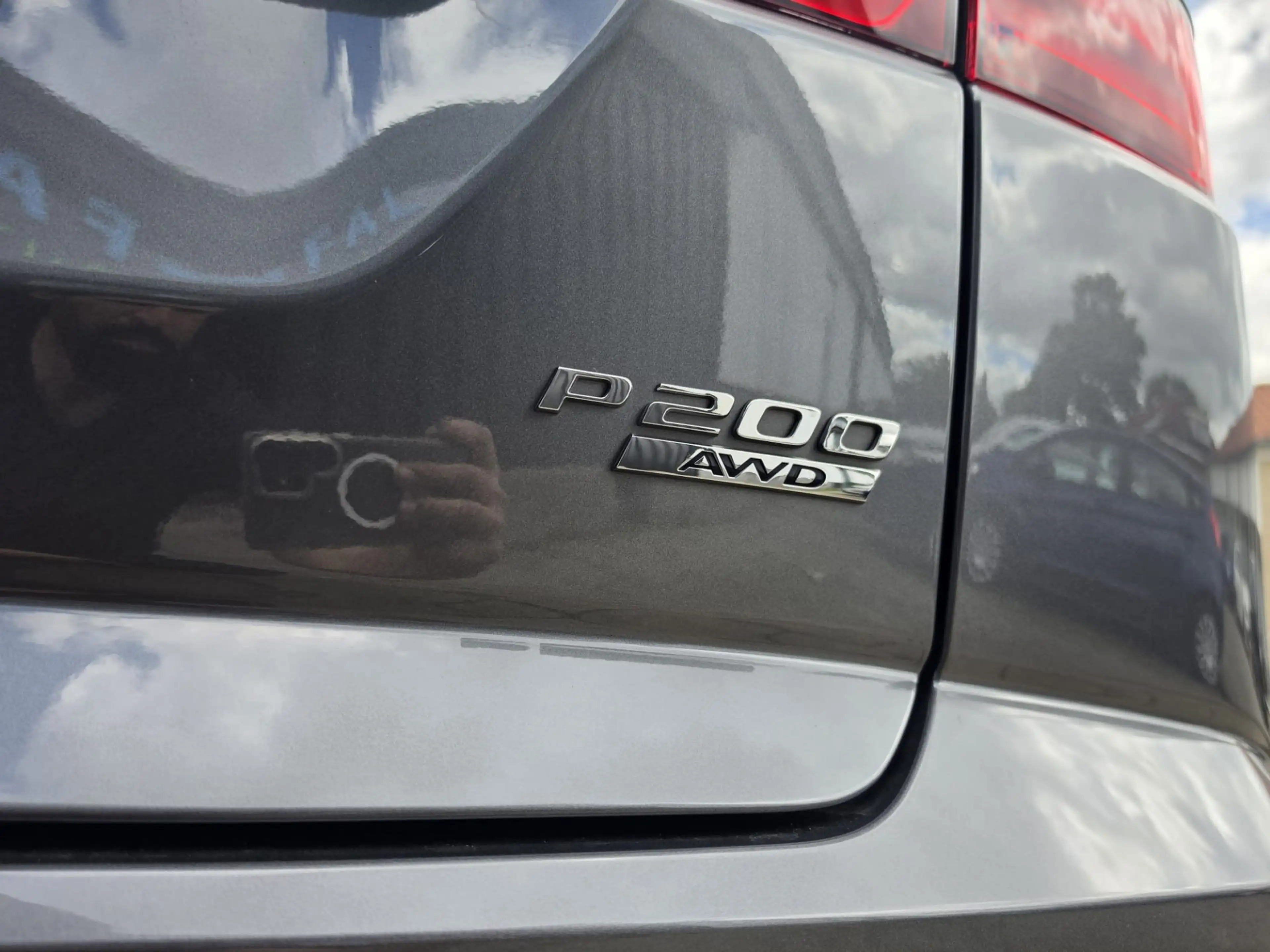 Jaguar E-Pace 2.0 P200 AWD R-Dynamic S — photo 11