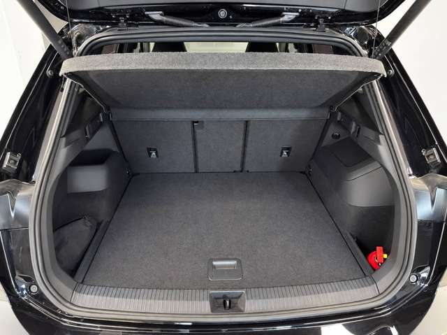 Volkswagen Tiguan — photo 16