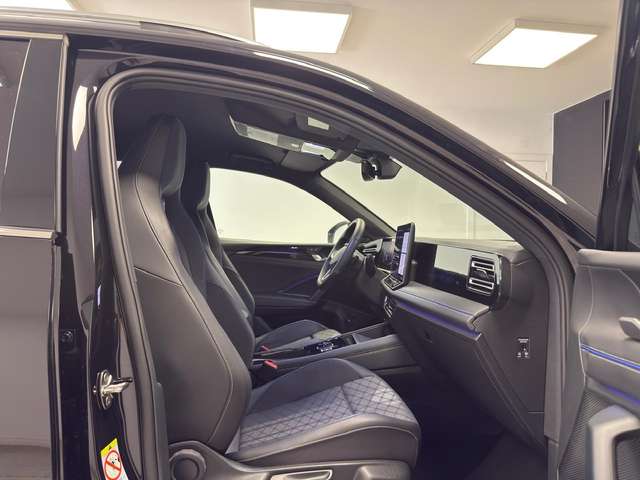 Volkswagen Tiguan — photo 12