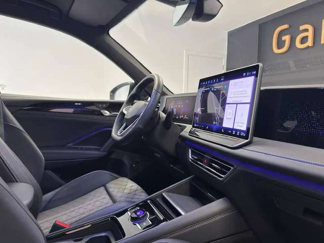 Volkswagen Tiguan — photo 13
