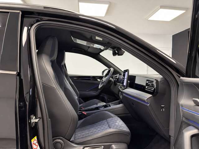 Volkswagen Tiguan — photo 12