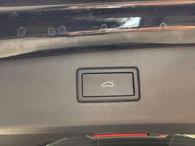 Volkswagen Tiguan — photo 20