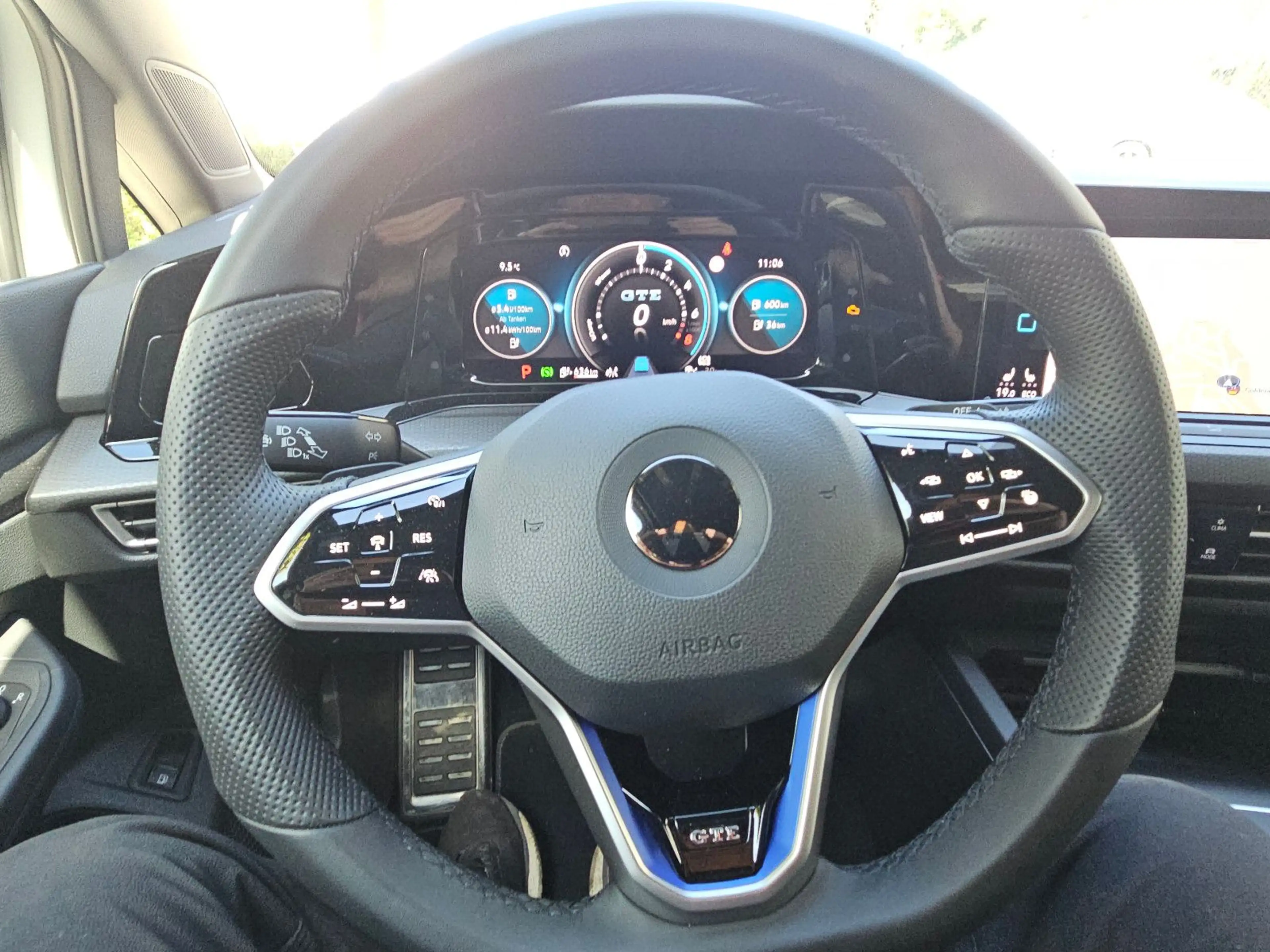 Volkswagen Golf VIII Lim. GTE eHybrid AHK Kamera Navi StHzg — photo 11