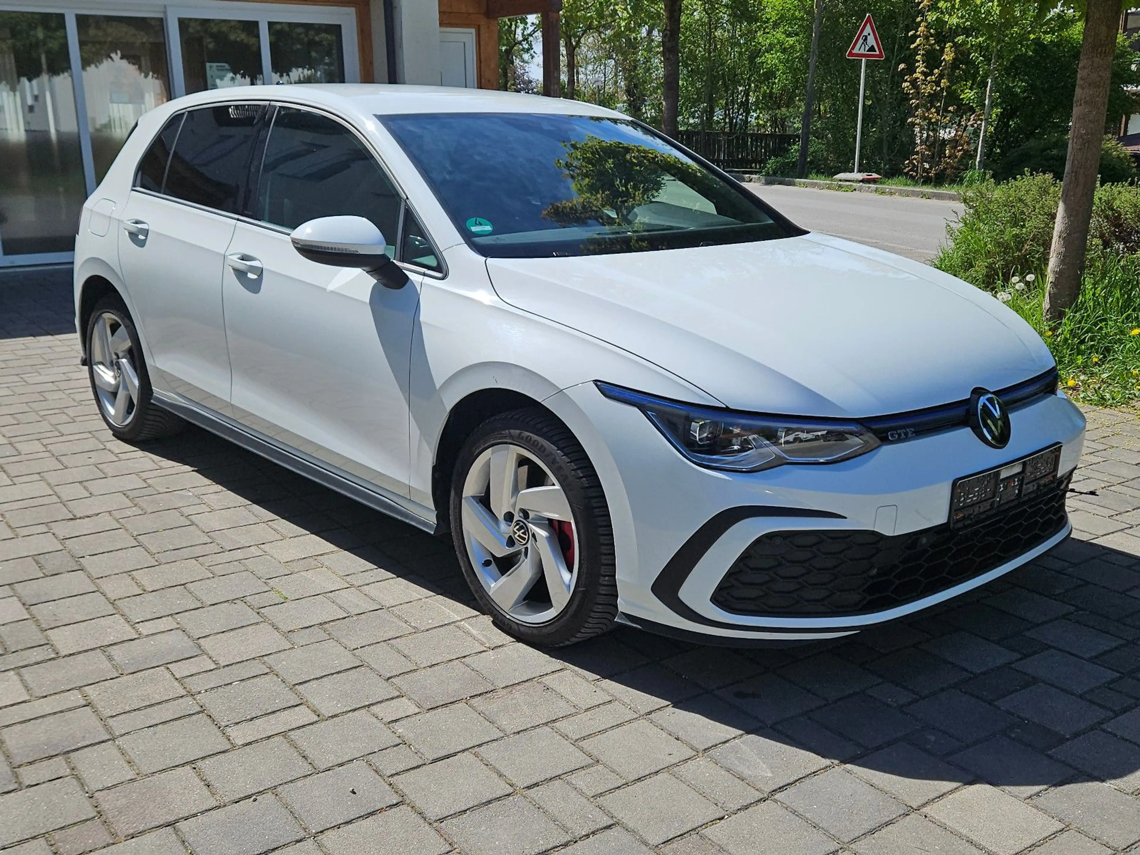 Volkswagen Golf VIII Lim. GTE eHybrid AHK Kamera Navi StHzg — photo 7