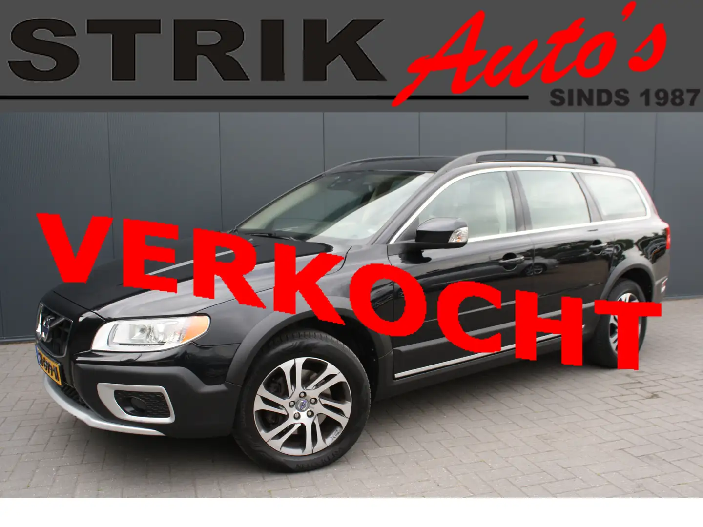 Volvo XC70 2.4 D5 164PK Summum - LEDER- NAVIGATIE - TREKHAAK Negru - 1