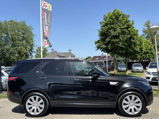 Land Rover Discovery view 4
