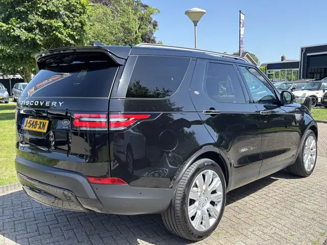 Land Rover Discovery view 5