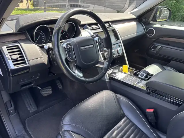 Land Rover Discovery view 16