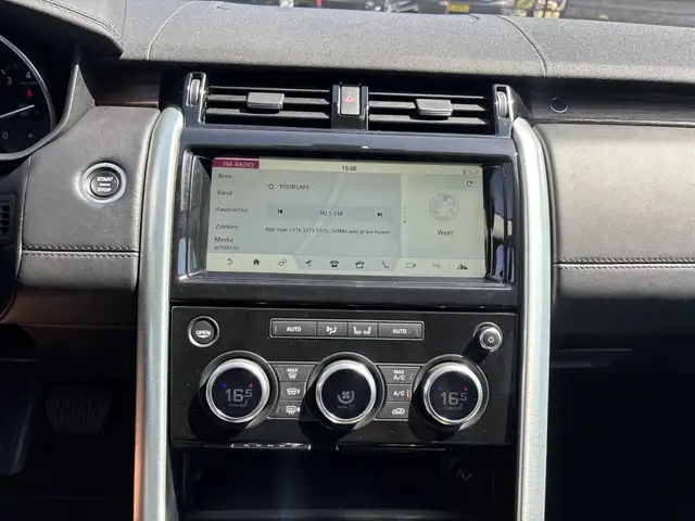 Land Rover Discovery view 22