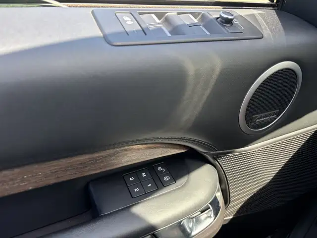 Land Rover Discovery view 19