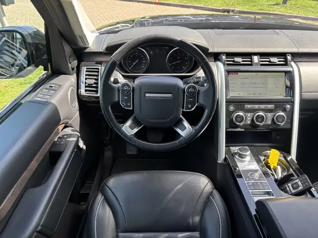Land Rover Discovery view 13