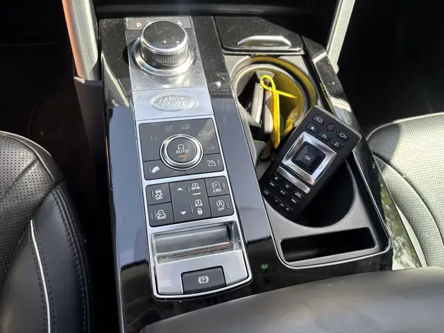 Land Rover Discovery view 21