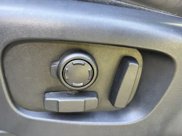 Land Rover Discovery view 18