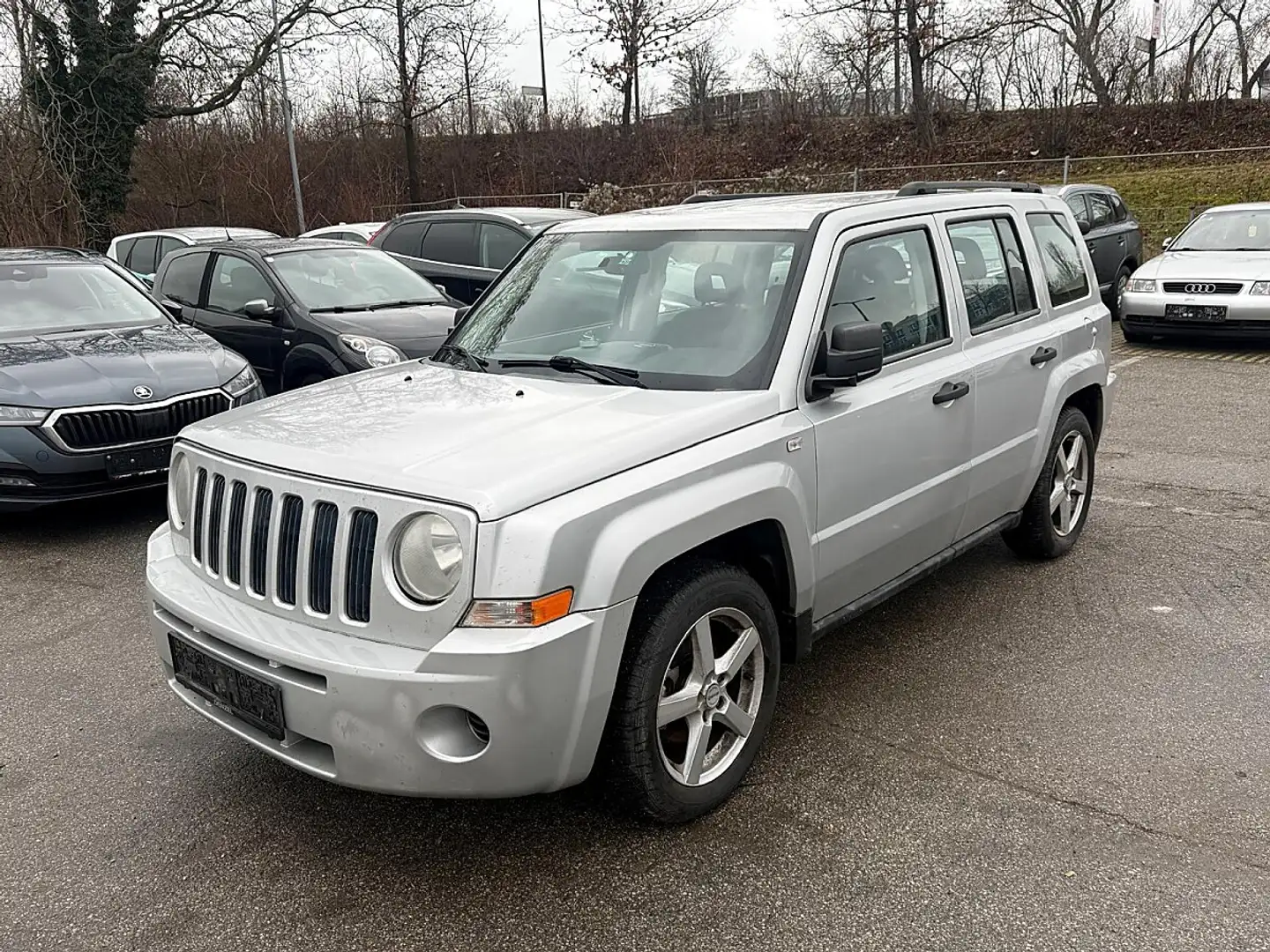 Jeep Patriot 2,0 CRD Sport Plus! BITTE TEXT LESEN Silber - 1