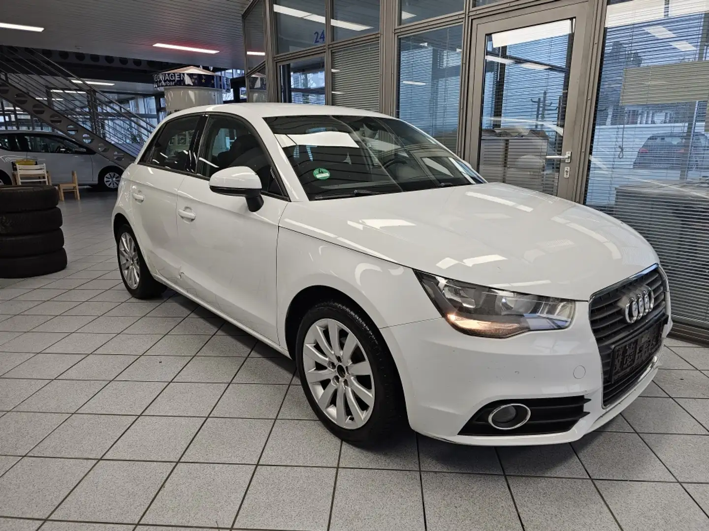 Audi A1 Tüv 05-2026 Weiß - 2