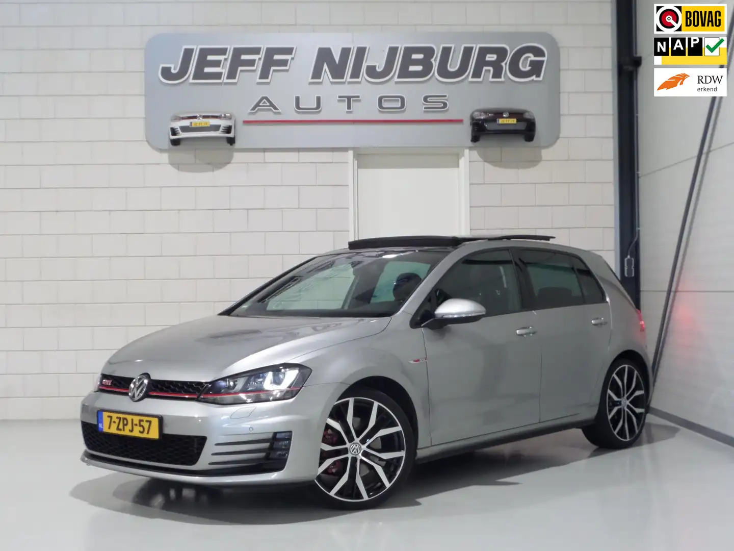 Volkswagen Golf GTI 2.0 TSI "Origineel NL!" Panoramadak Xenon-LED Trek Gris - 1