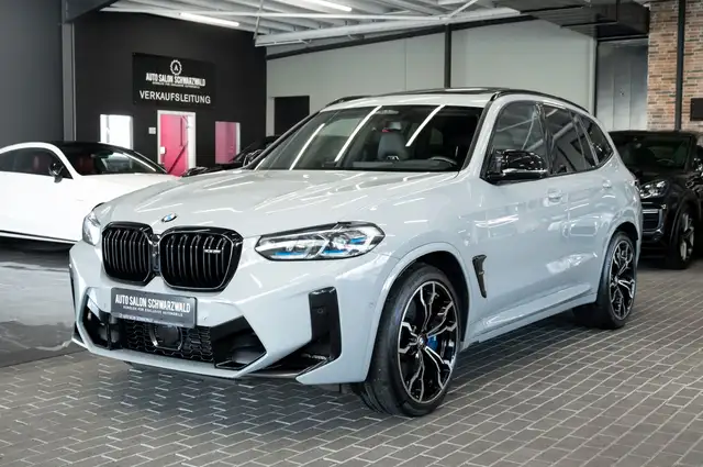 BMW X3 M view 2
