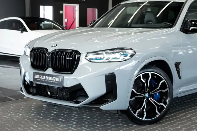 BMW X3 M view 3