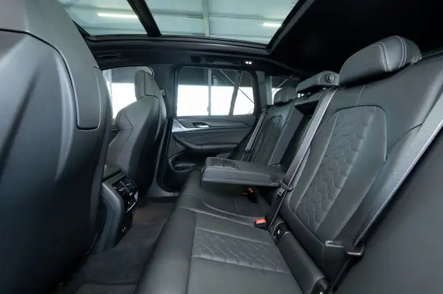 BMW X3 M view 14