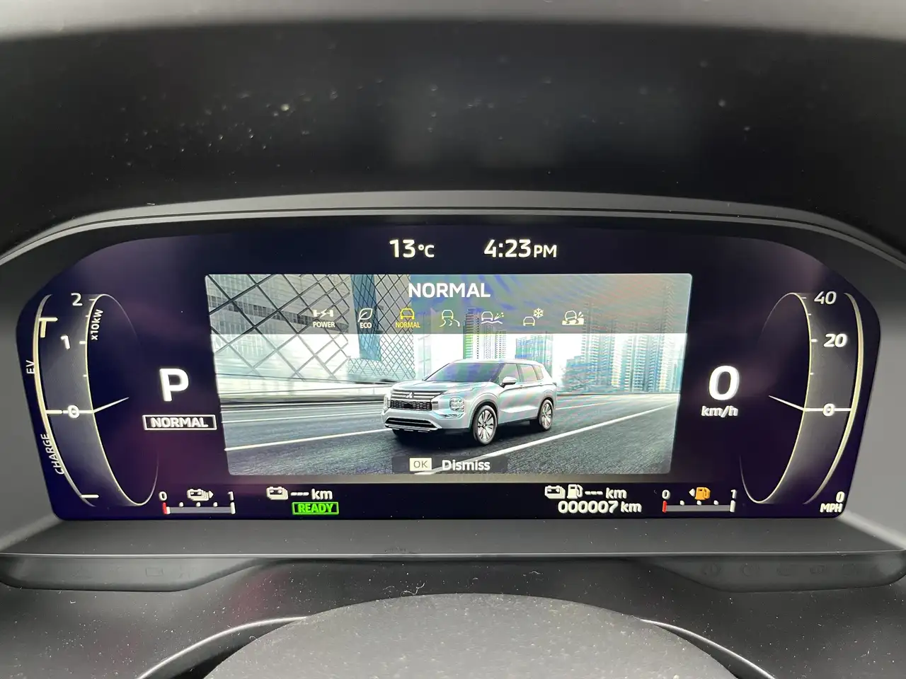 Mitsubishi Outlander снимка Mitsubishi Outlander