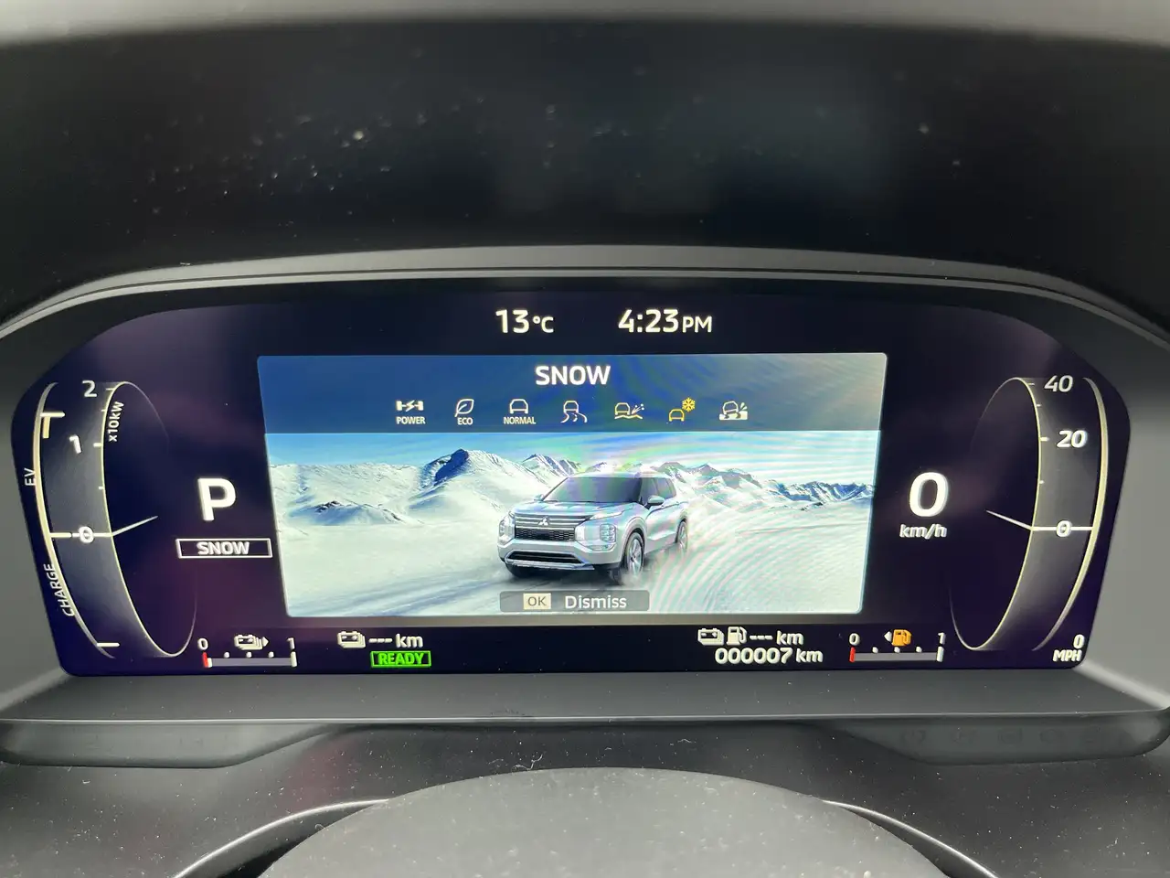 Mitsubishi Outlander снимка Mitsubishi Outlander