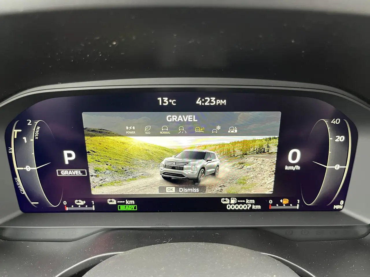 Mitsubishi Outlander снимка Mitsubishi Outlander