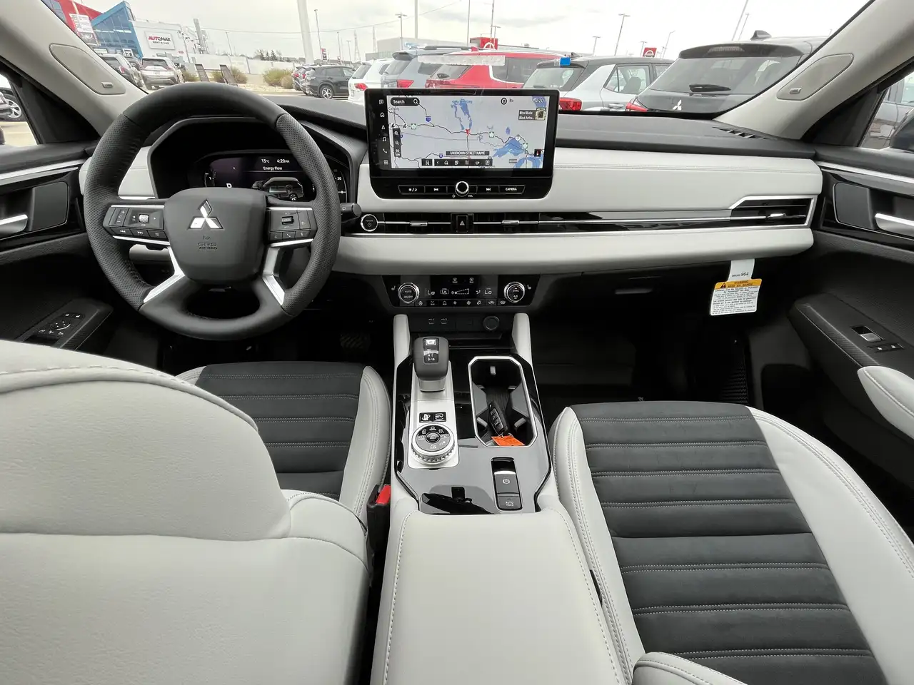 Mitsubishi Outlander снимка Mitsubishi Outlander