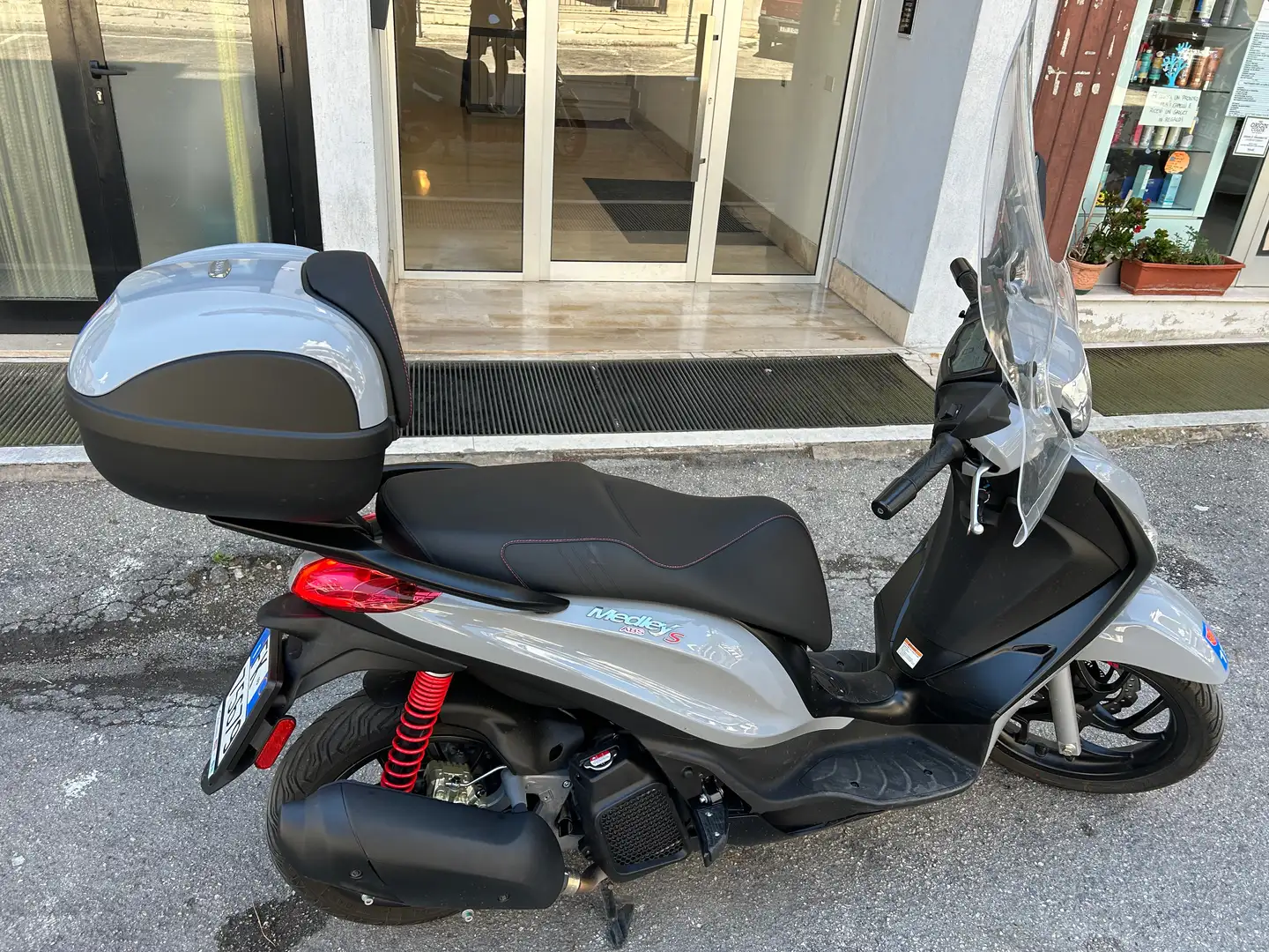 Piaggio Medley 150 S abs Šedá - 1