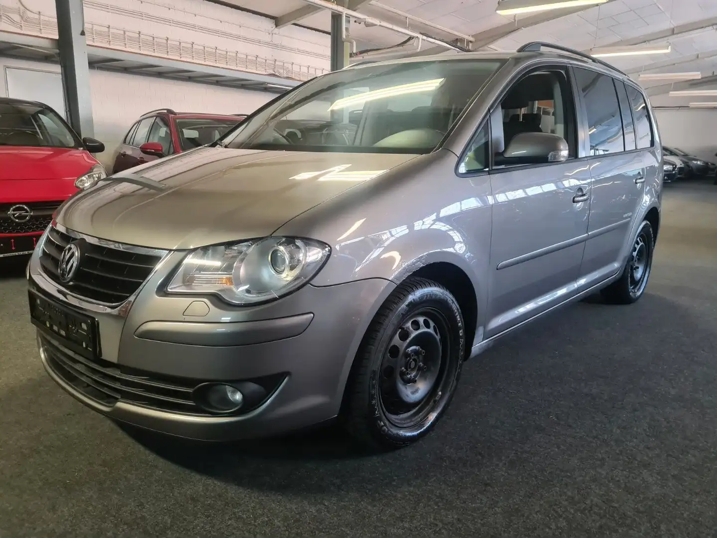 Volkswagen Touran United NAVI KLIMAAT AHK Сірий - 1