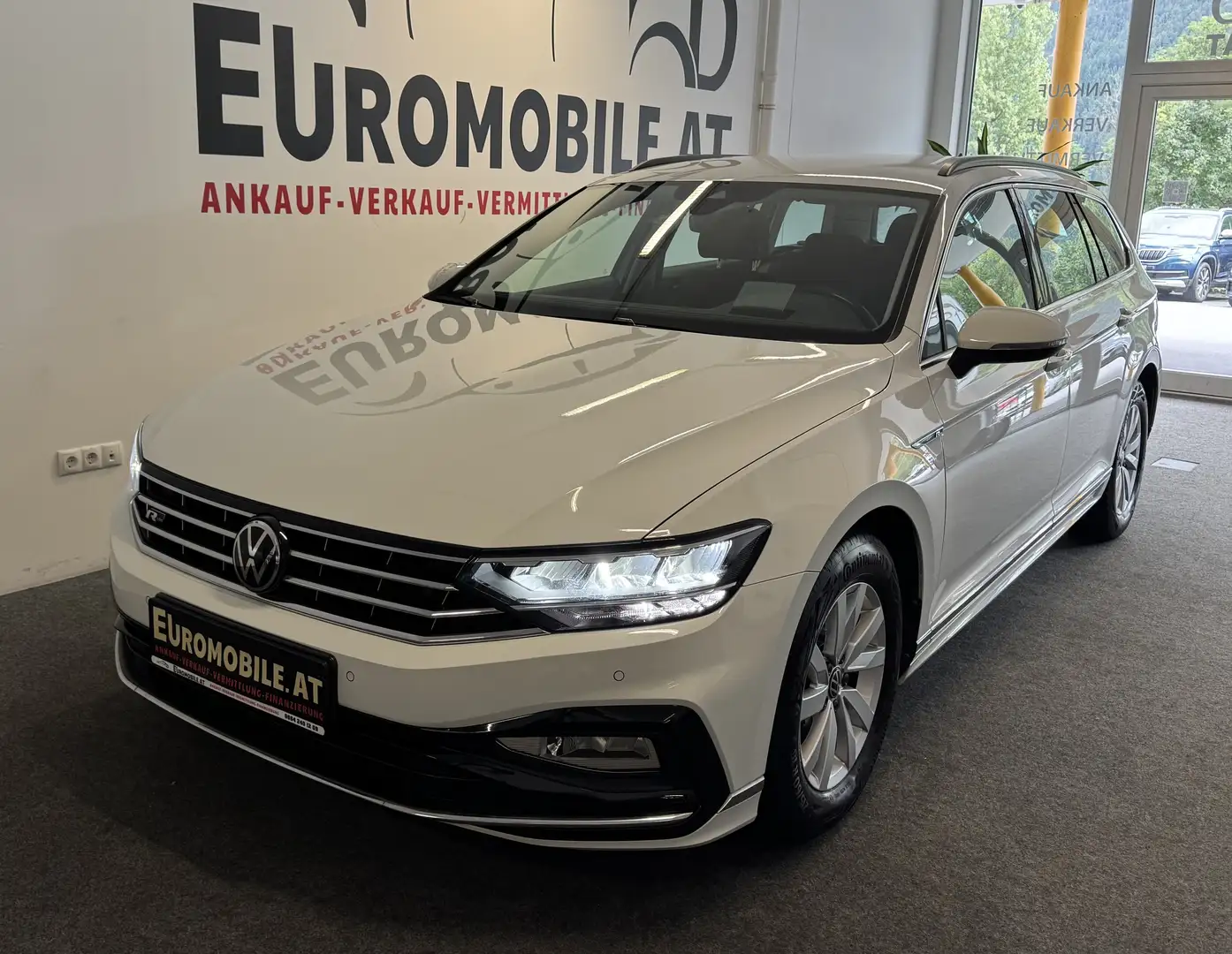 Volkswagen Passat Variant Business R-Line PAKET*RFK*HU*LED*LRHZ.*VOLL ASS.* Blanc - 1