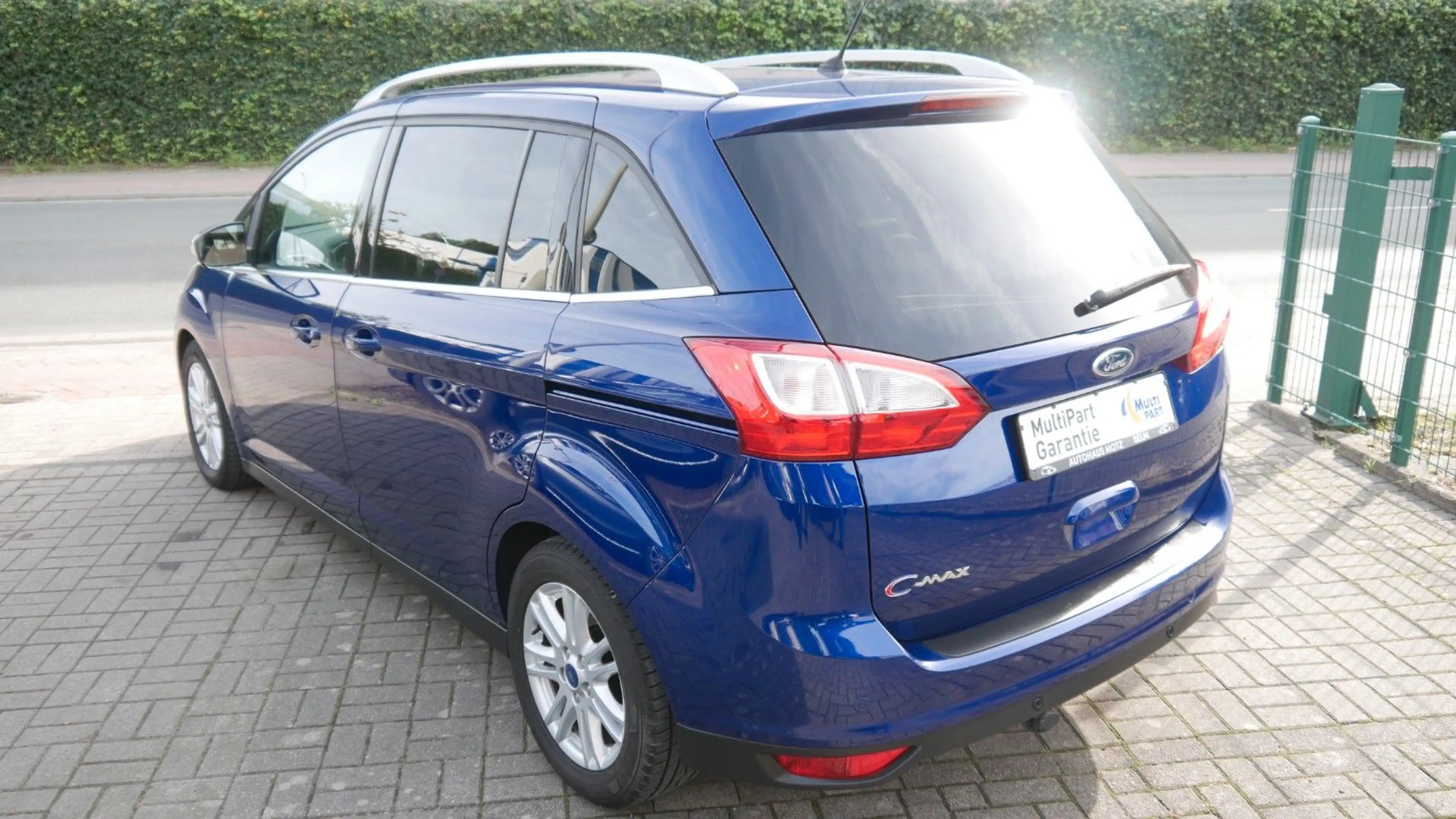 Ford Grand C-Max 2,0TDCi 120kW Titanium — photo 8