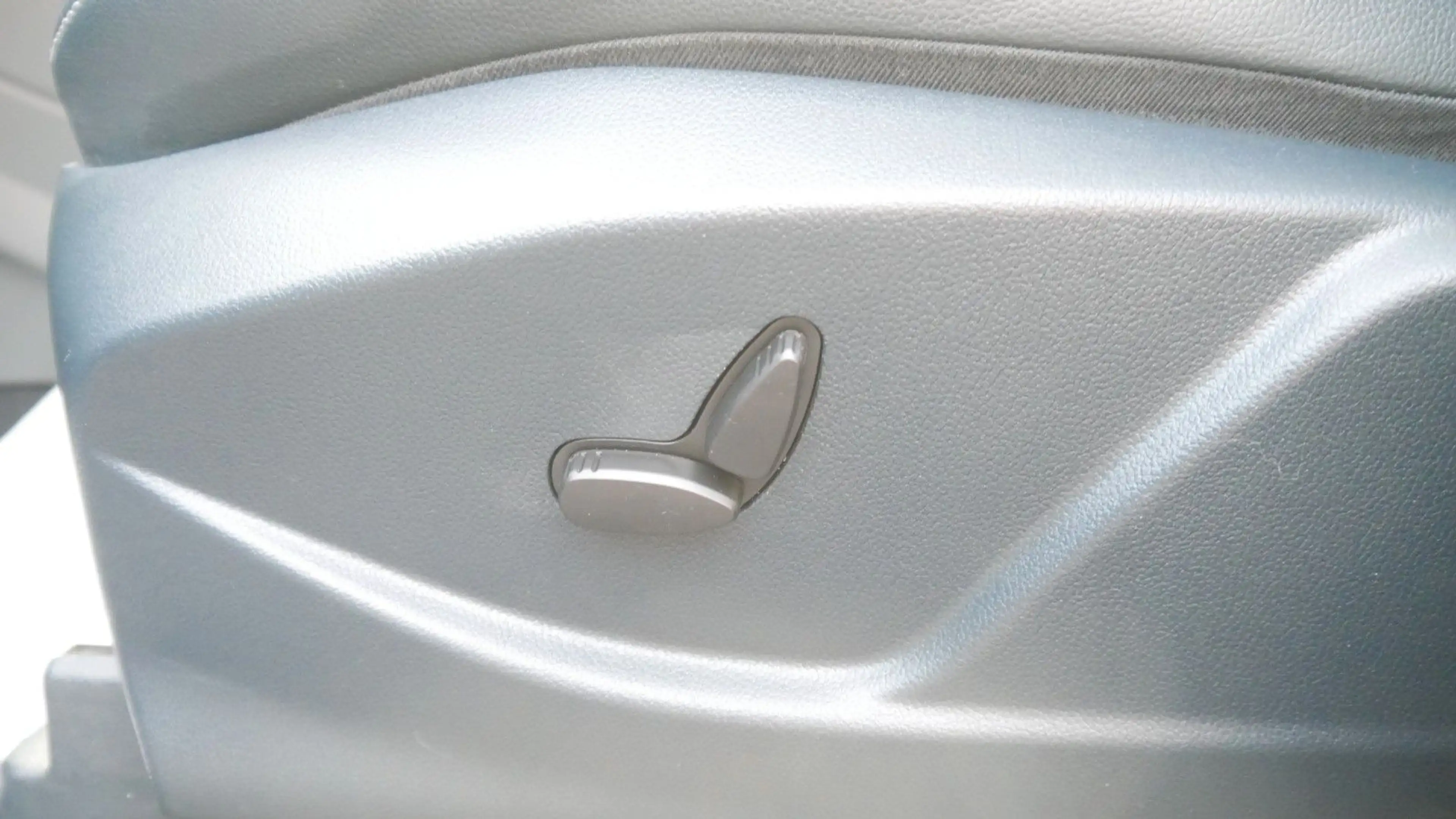 Ford Grand C-Max 2,0TDCi 120kW Titanium — photo 11