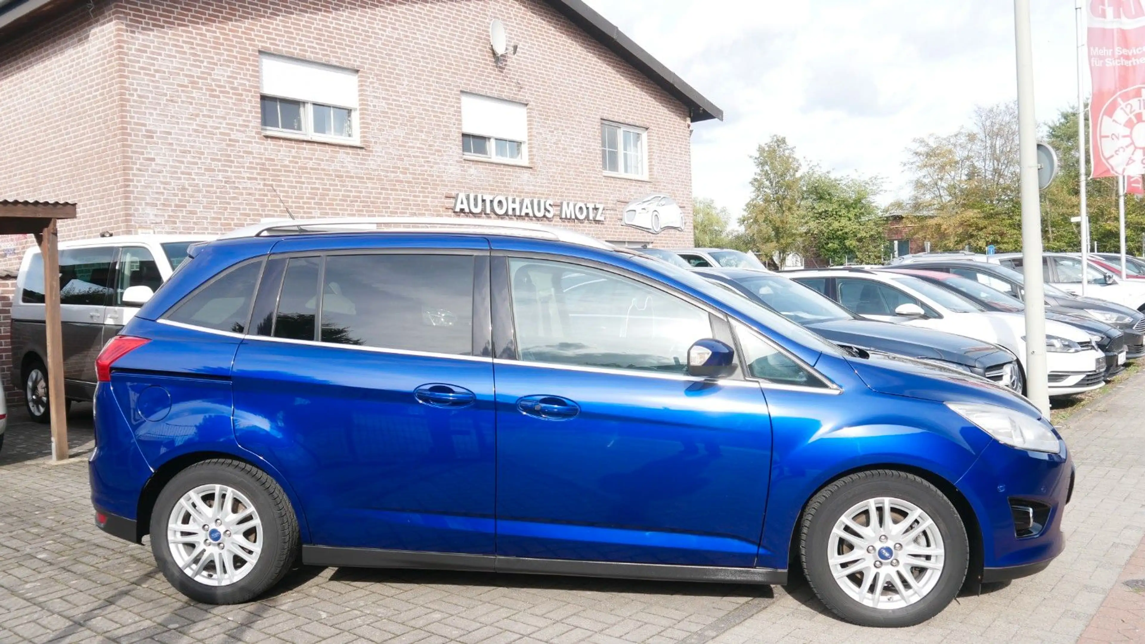 Ford Grand C-Max 2,0TDCi 120kW Titanium — photo 5