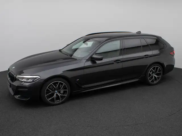 BMW 5 Series view 12