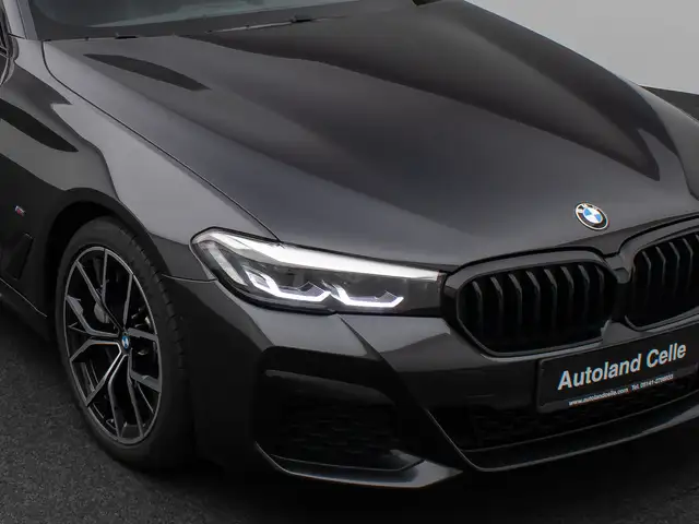 BMW 5 Series view 18