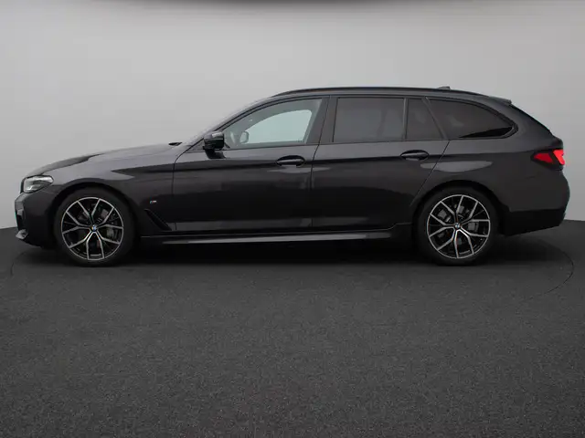 BMW 5 Series view 11