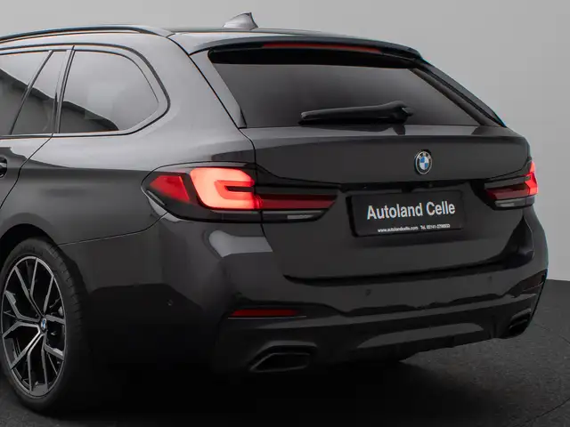 BMW 5 Series view 15