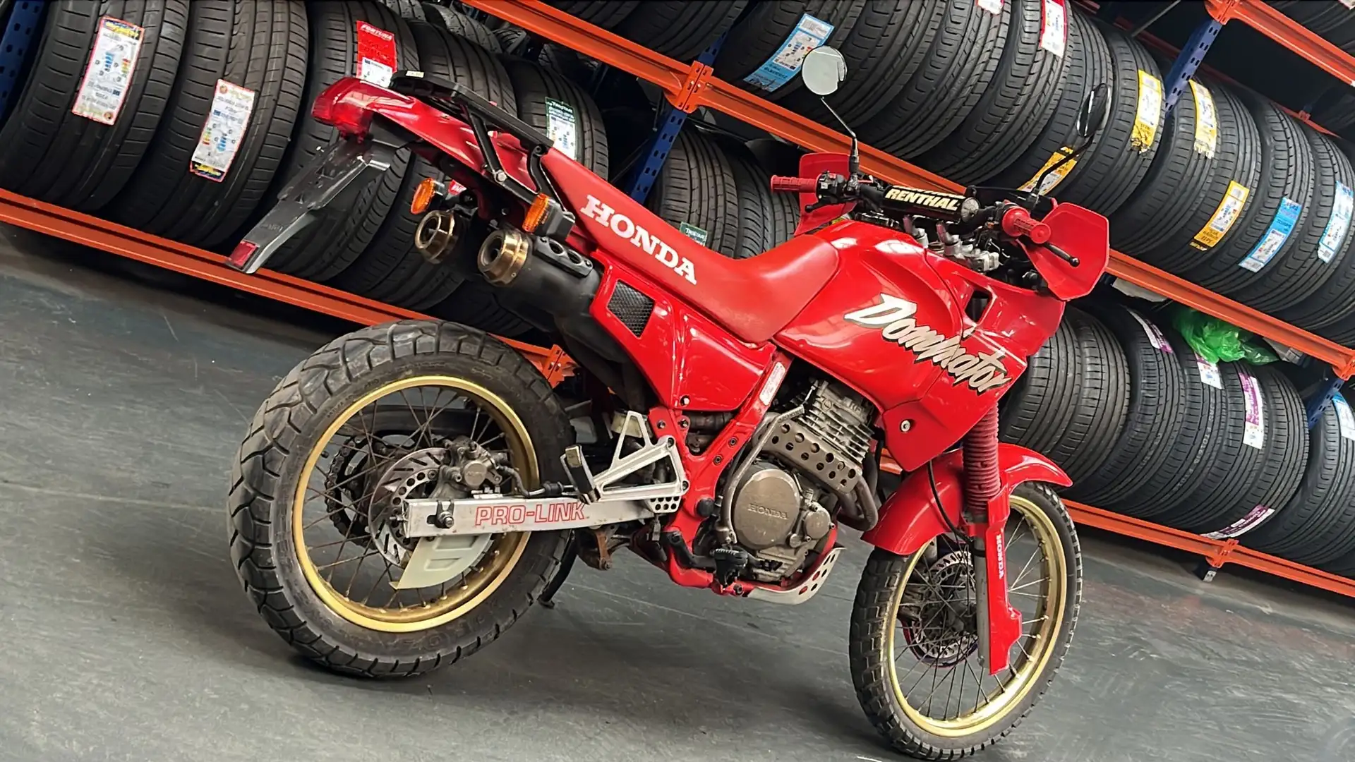 Honda NX 650 - 1