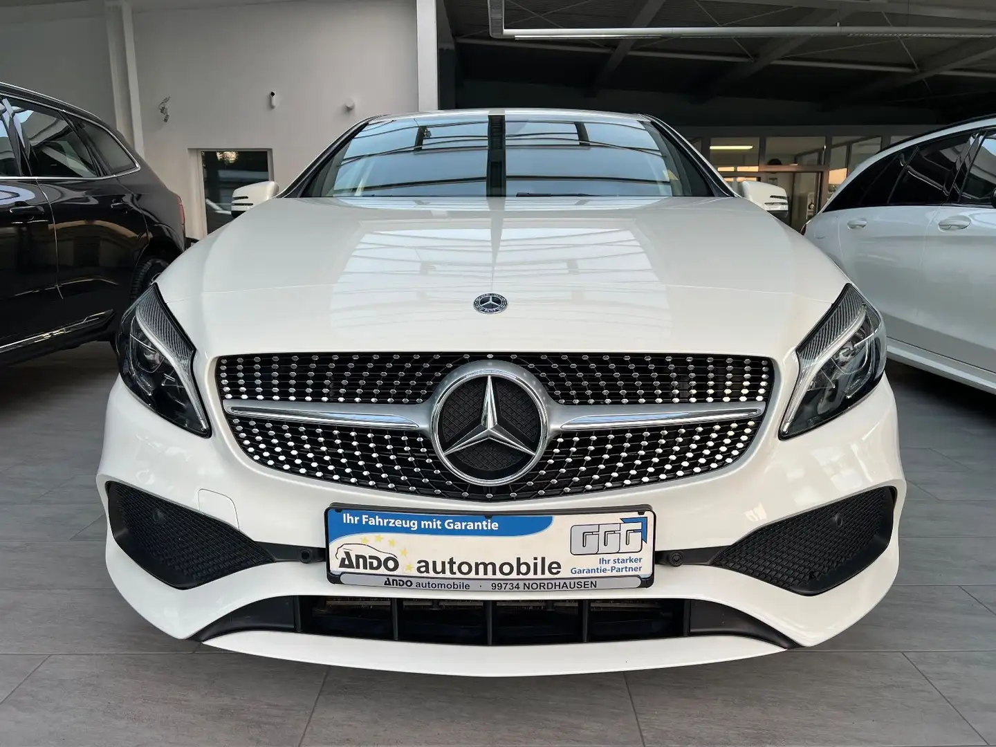 Mercedes-Benz A 200 d Peak AMG-Line LED/Navi/Kamera/Alcantara Weiß - 1
