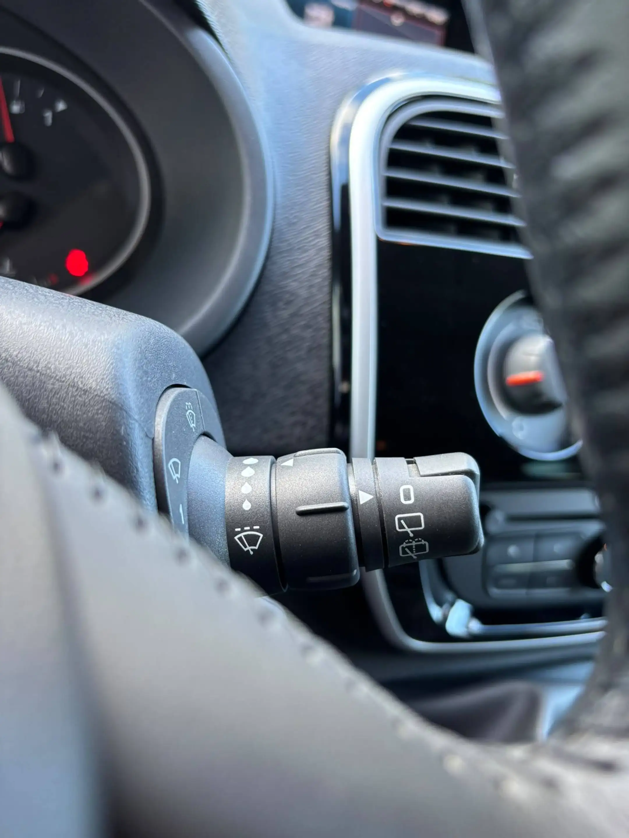 Renault Kangoo Kangoo 1.2 TCe Limited — photo 15