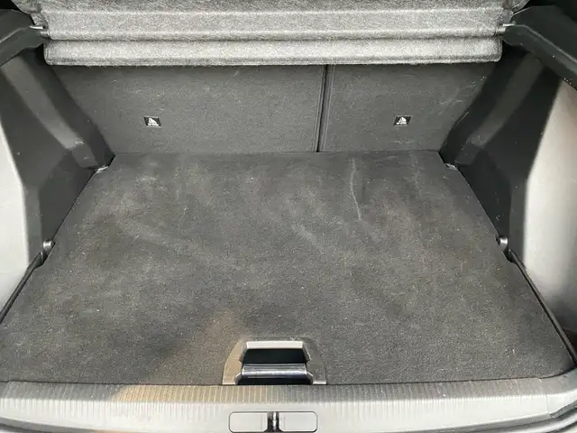 Peugeot 2008 view 9