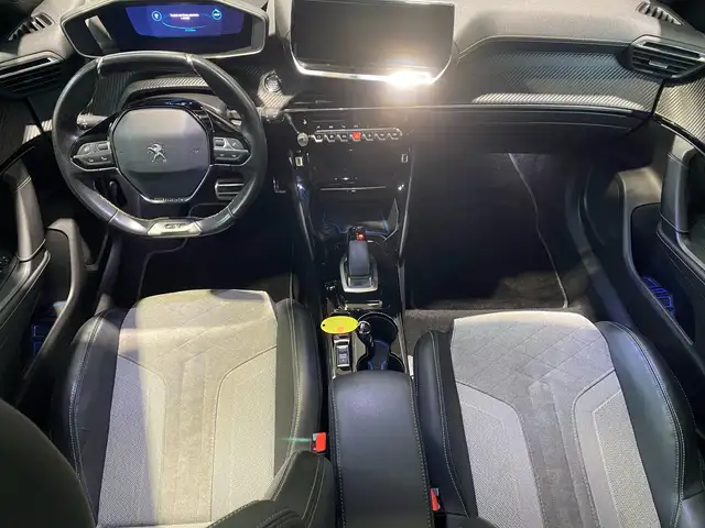 Peugeot 2008 view 6