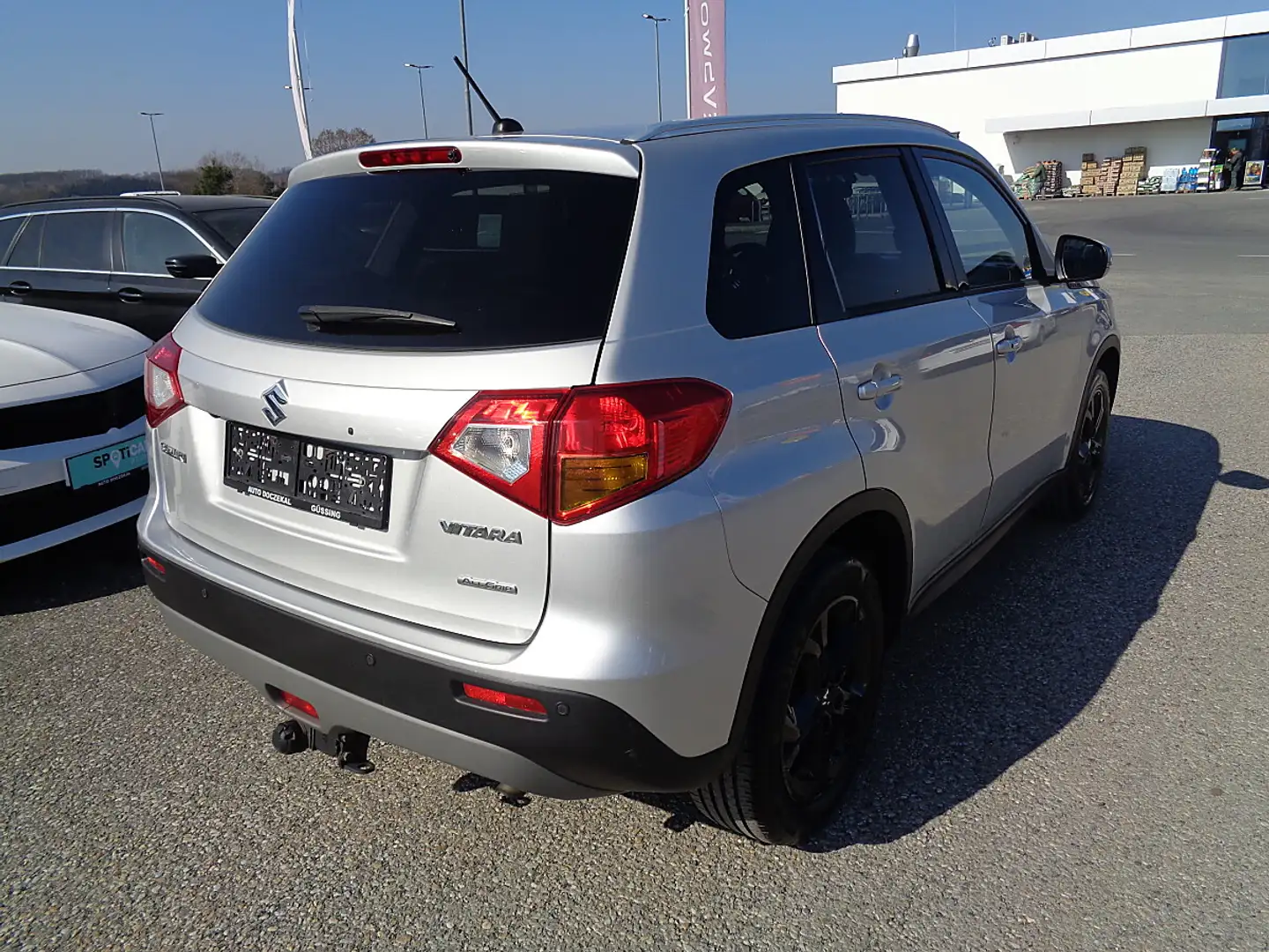 Suzuki Vitara 1,4 S 4WD Aut. *inkl. AHV* Silber - 2